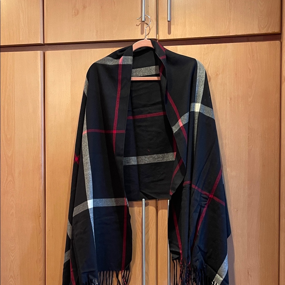 Elegant Black Plaid Women's Jacket